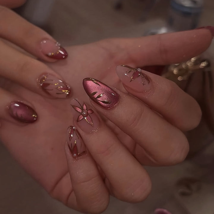 Artistic Nail Extensions with retro-inspired floral design Kalsten
