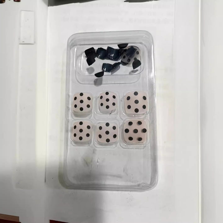 Artistic Polka Dot Press-On Nail Set Kalsten