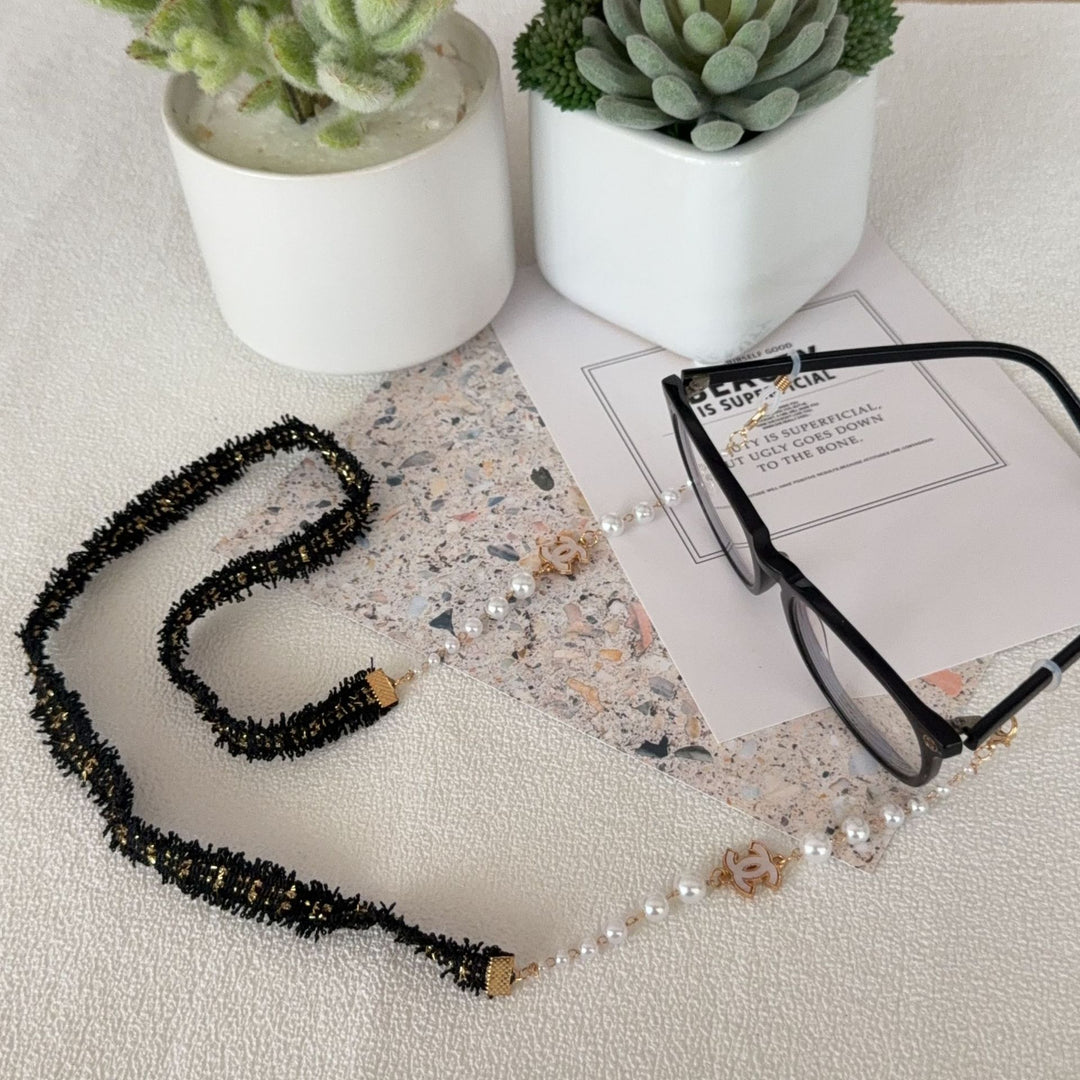 Decorative Pearl and Textured Eyewear Chain Kalsten