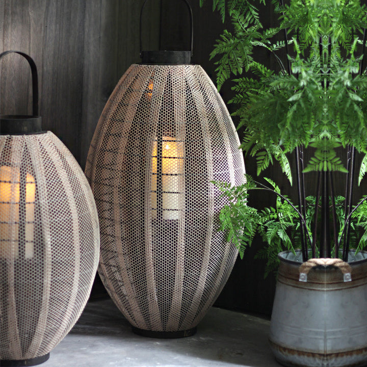 Elegant lantern with metal grid Kalsten