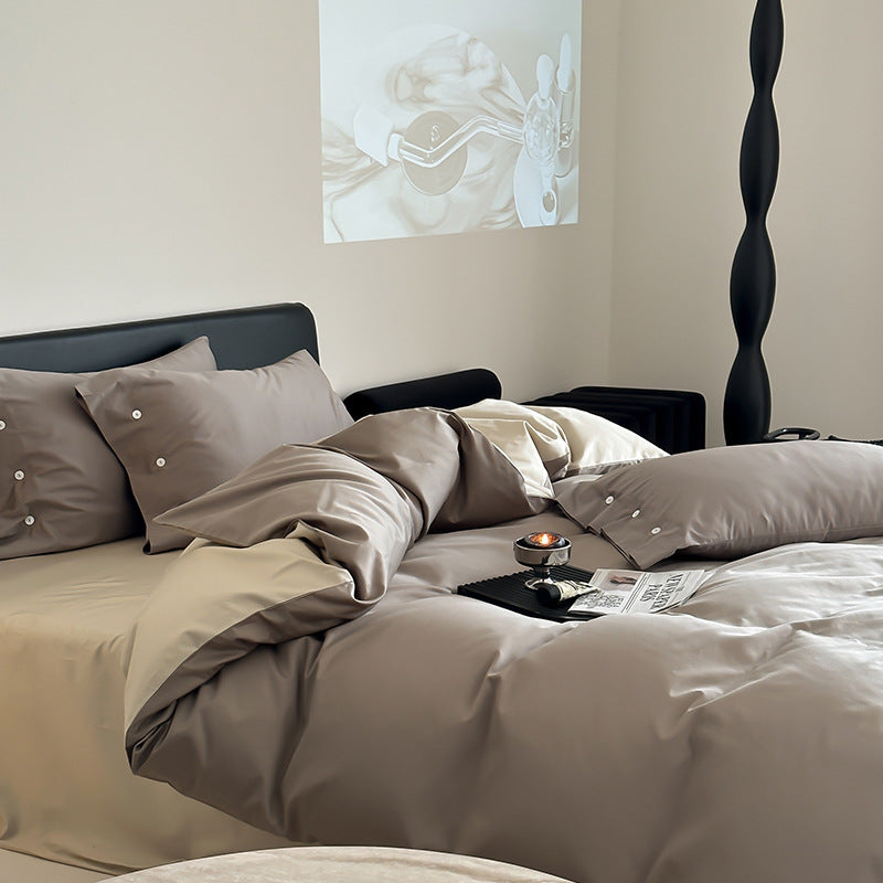 Reversible bedding set made of fine cotton satin with button placket and contrasting back