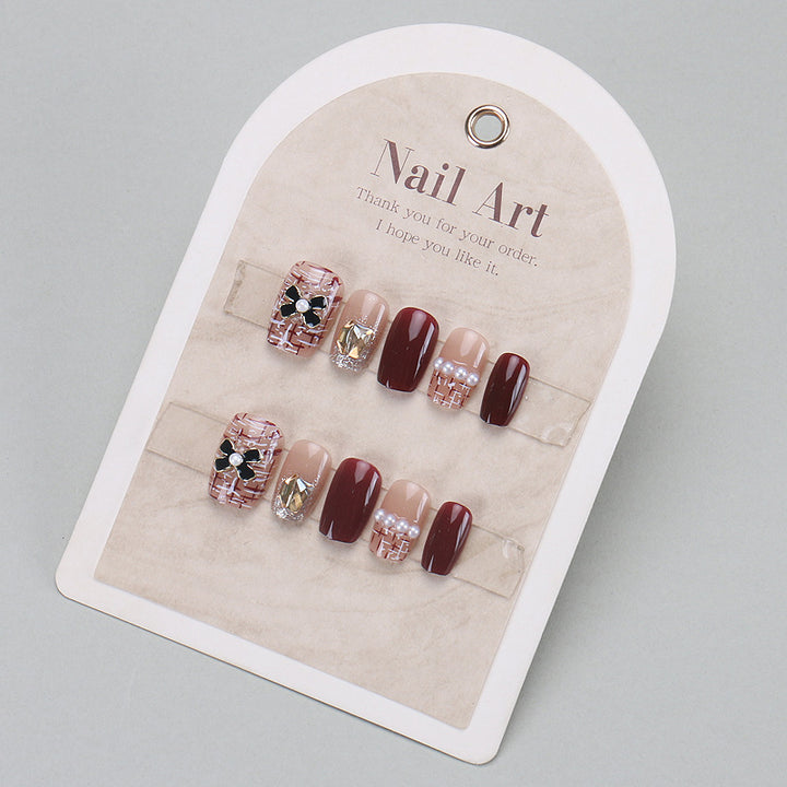 Elegant Press-On Nail Tips with Gold Accents Kalsten