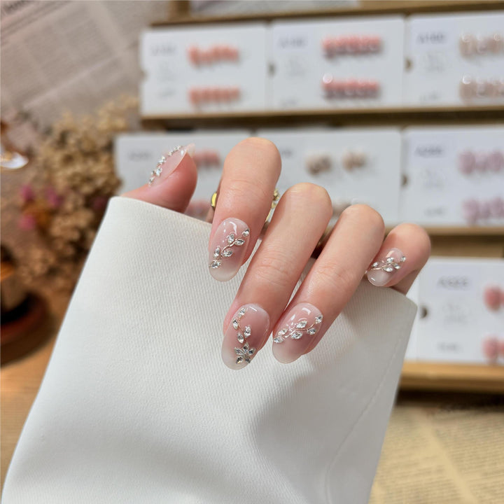 Elegant Rhinestone-Embellished Press-On Nail Set Kalsten