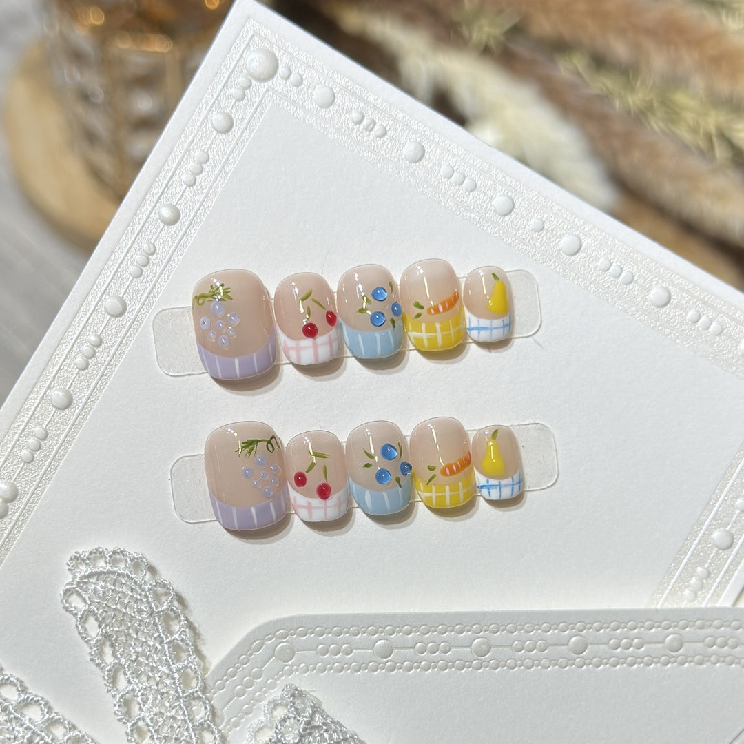 Artistic Fruit-Inspired Press-On Nail Set Kalsten