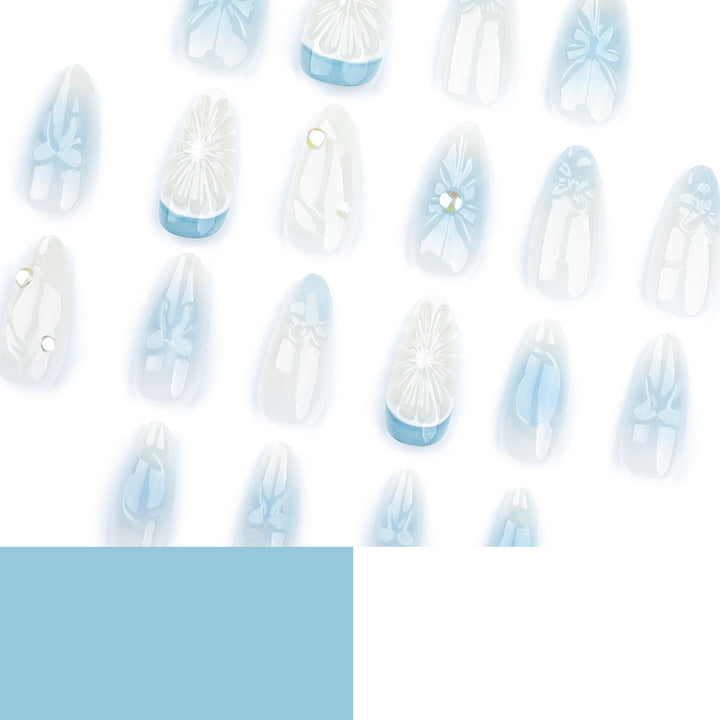 Artificial nail art with floral and decorative elements Kalsten