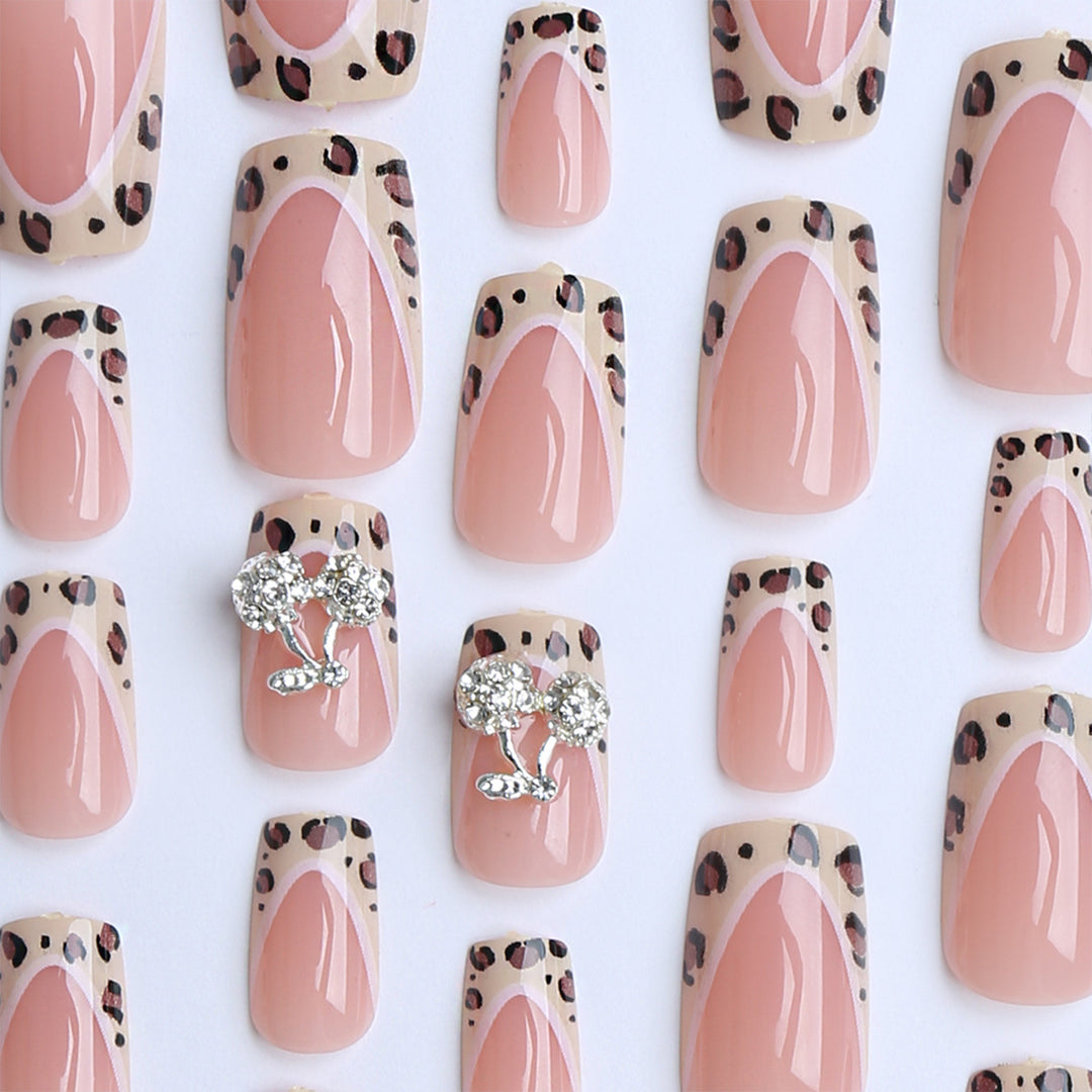 Artificial Nails with Elegant Animal Pattern and Glitter Details Kalsten