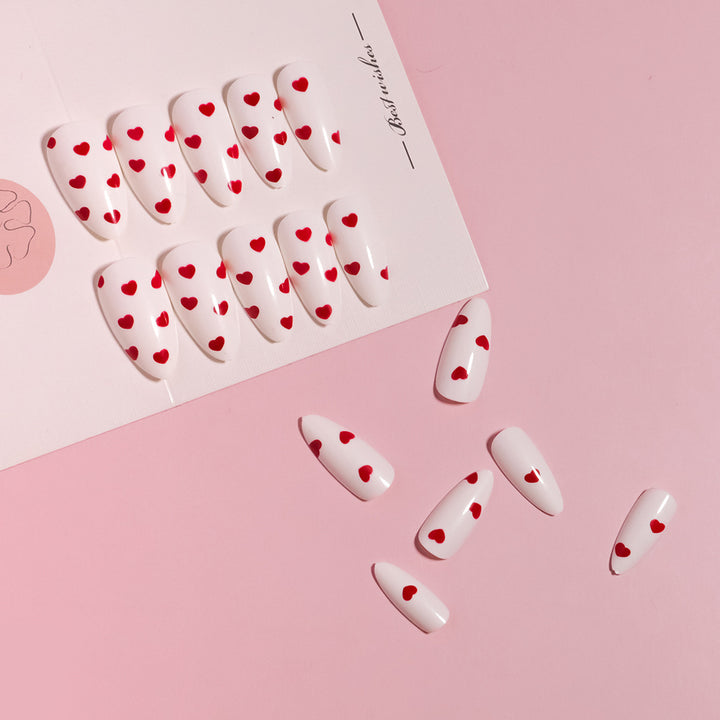 Trendy Heart-Decorated Nail Art Kalsten