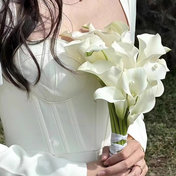 Elegant Calla Lily Bouquet