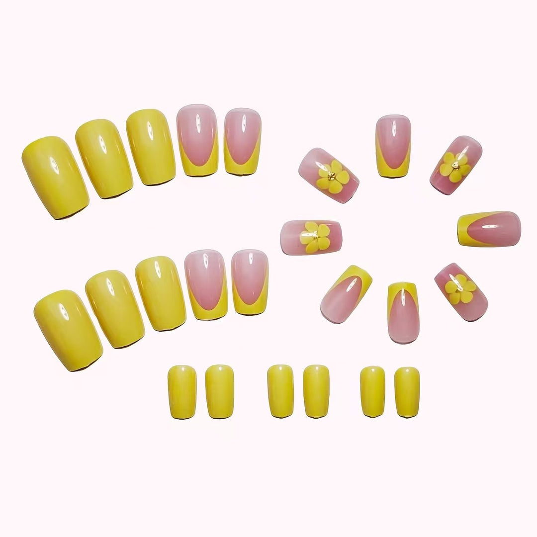 Artistic Floral Design Nail Set