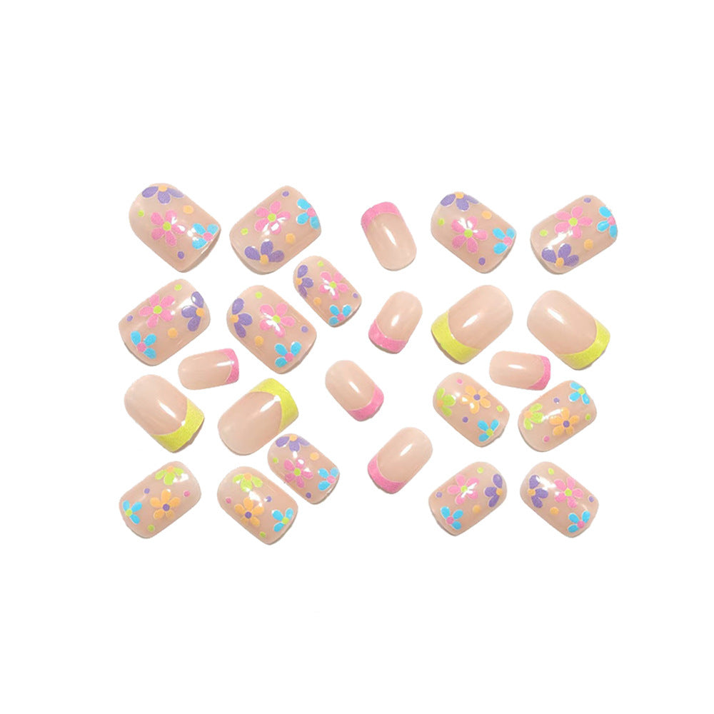 Artificial nails with playful floral design Kalsten
