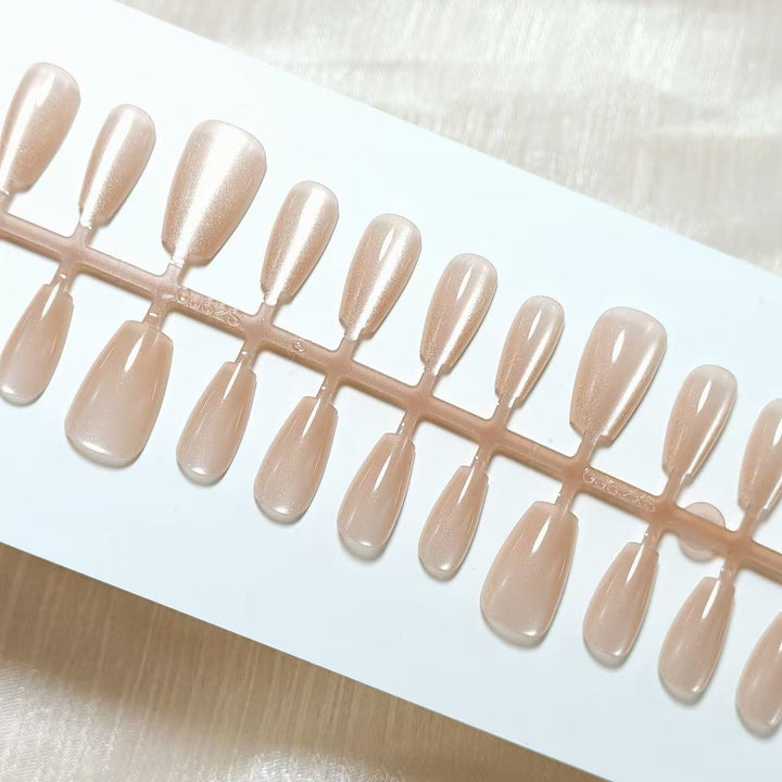 High-Quality Artificial Nails in Timeless Nude Look Kalsten