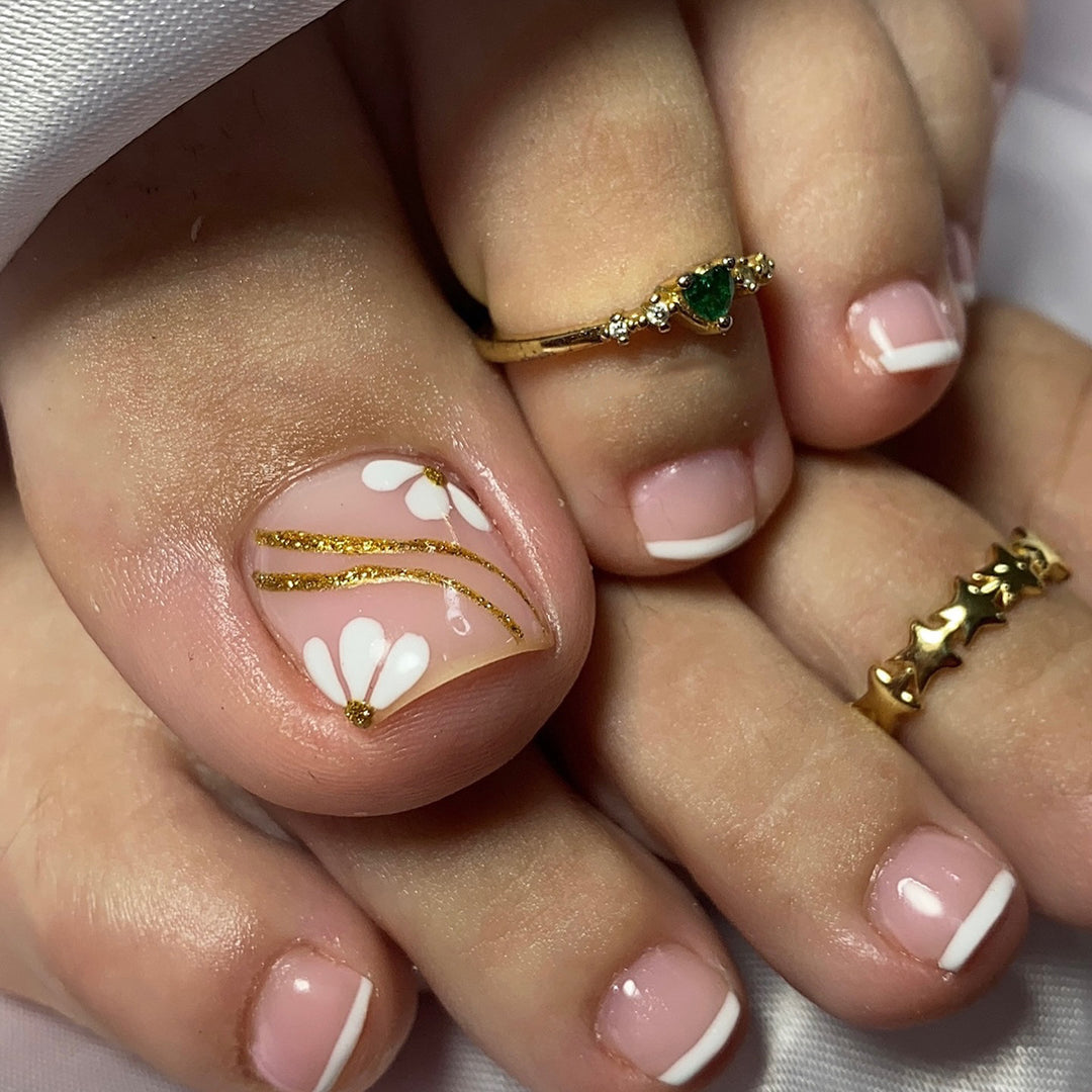 Artistic toenail art Kalsten