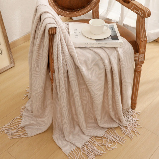 Cozy Geometric Throw Blanket