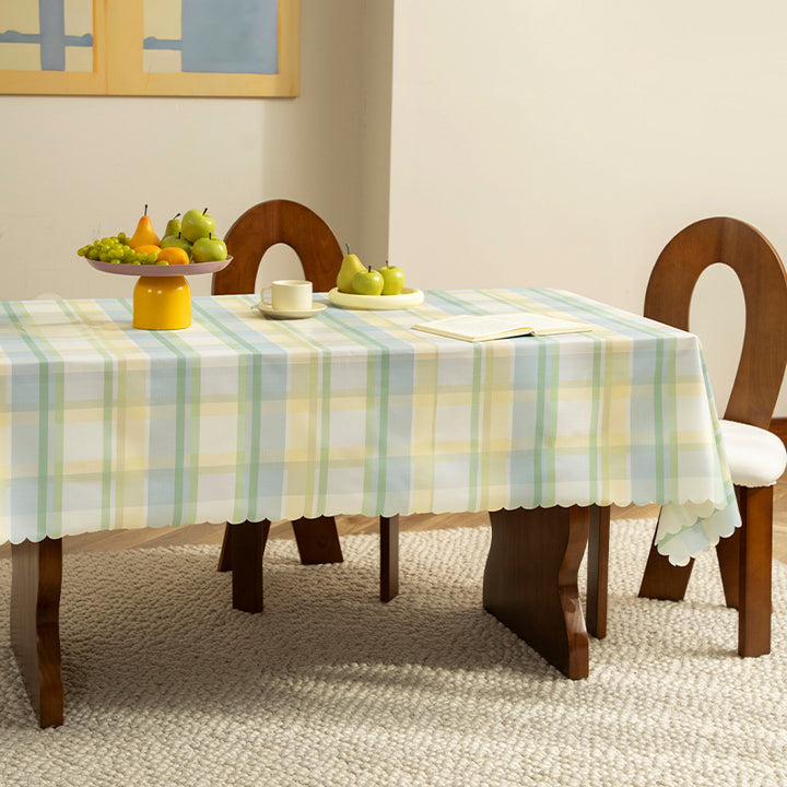 Wipeable tablecloth with star pattern and wavy hem Kalsten