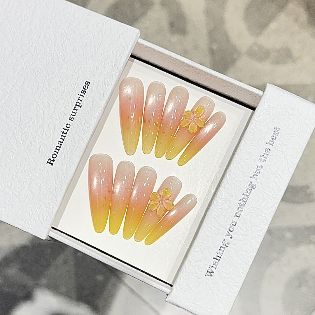 Elegant Artificial Nails with Romantic Ombre Effect Kalsten