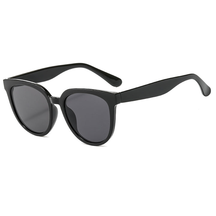 Vintage-Inspired Cat-Eye Sunglasses Timeless Style