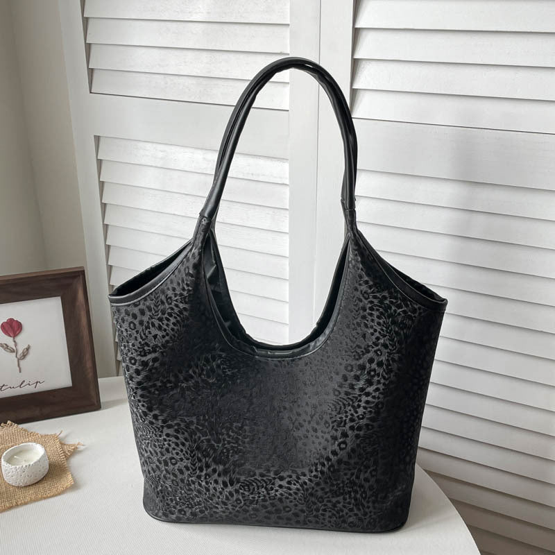 Spacious Leopard Print Shoulder Tote