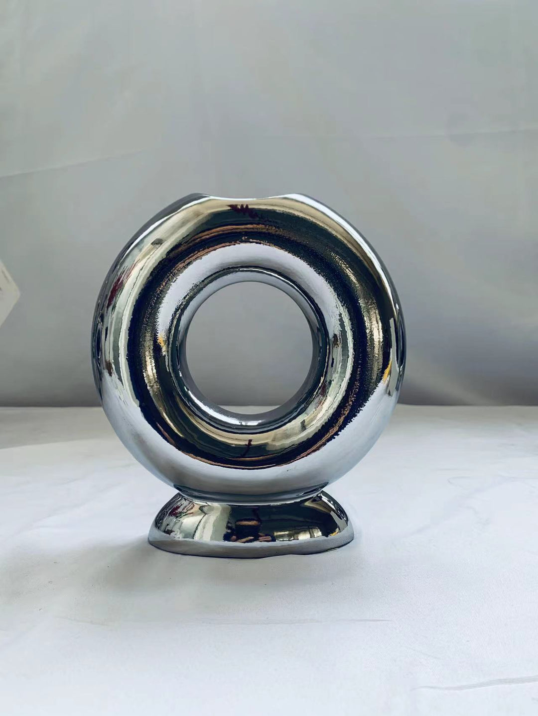Modern Decorative Centerpiece Kalsten