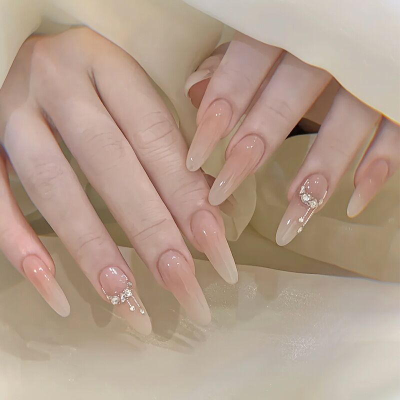 Floral-Inspired Elegant Press-On Nail Design Kalsten
