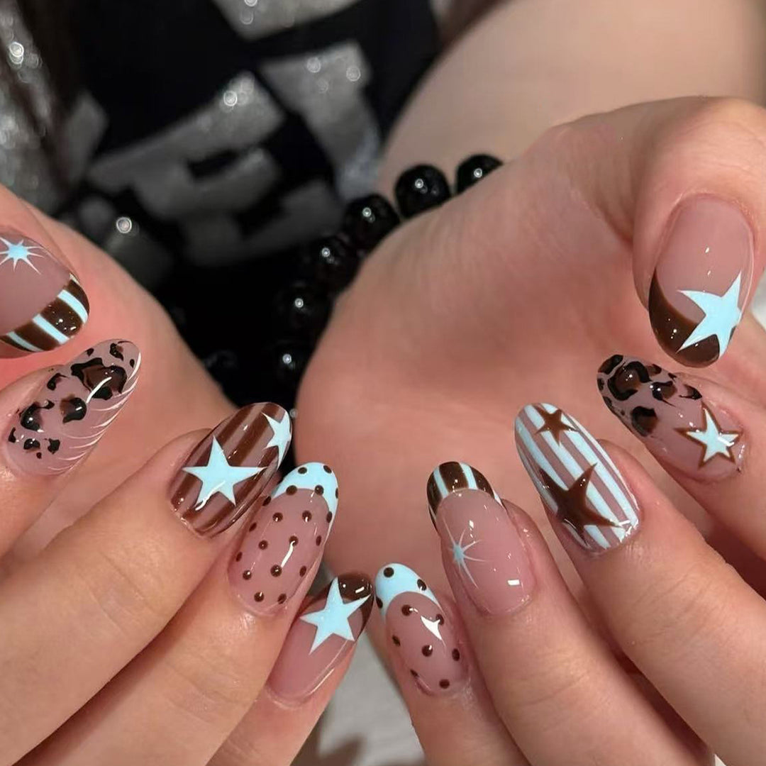 Glamorous nail decorations Kalsten