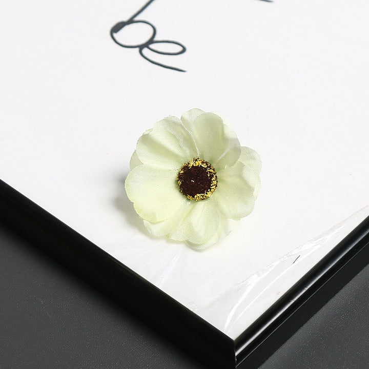 Decorative Floral Brooch for Decorative Wear