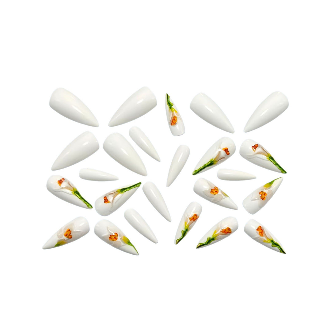 Artificial nails with elaborate floral design Kalsten
