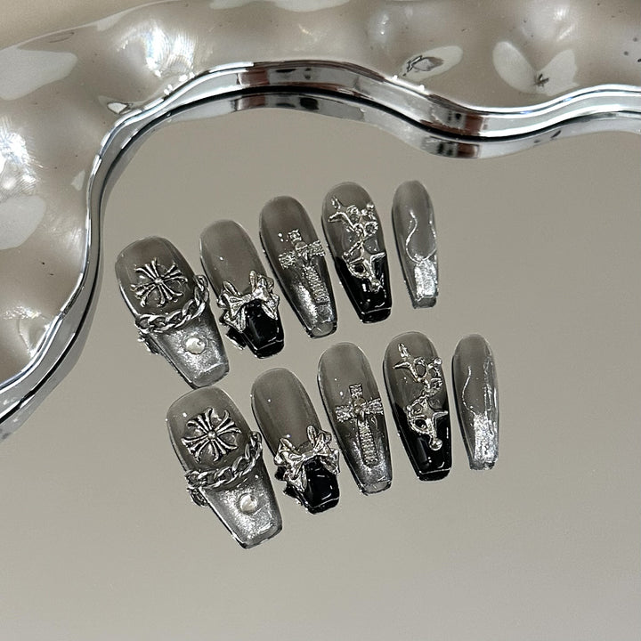 Artistic Gothic-Themed Press-On Nail Set