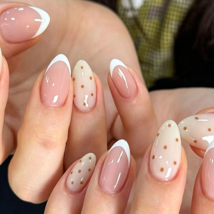 Artificial nail set with elegant gradients and fine dots Kalsten