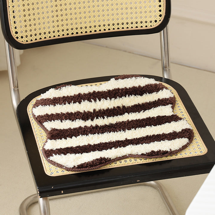 High-pile bath mat rug with diagonal stripe structure and organic shape Kalsten
