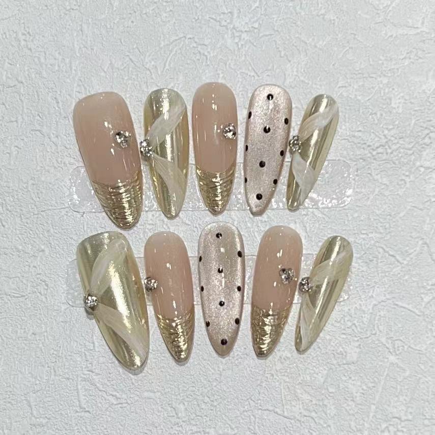 Luxury Press-On Nail Art Set with Elegant Metallic Accents Kalsten