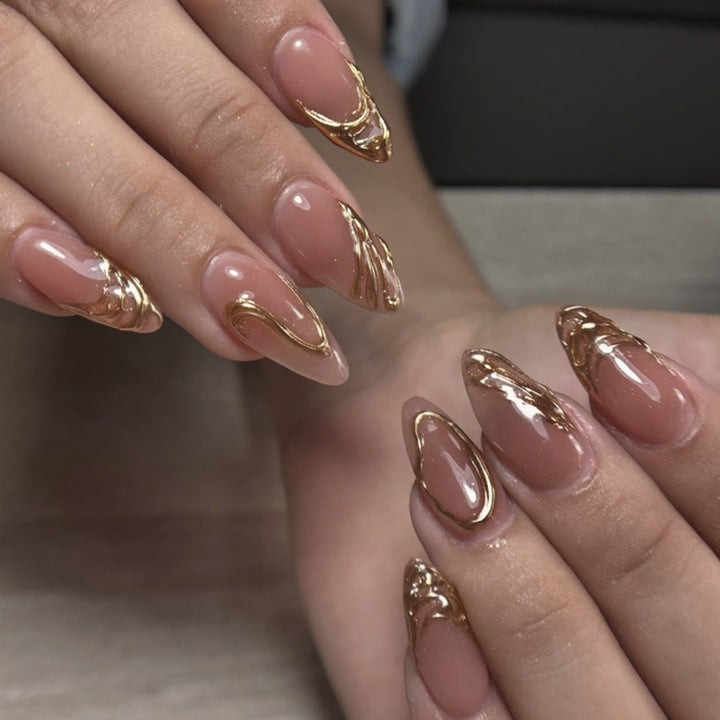 Elegant nail art in maritime design with glitter and 3D accents Kalsten