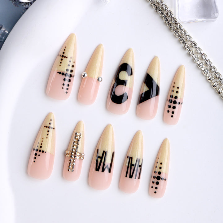 Elegant Artificial Nails with Fashionable Designs Kalsten