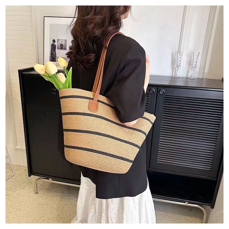 Stylish Beach Bag Kalsten