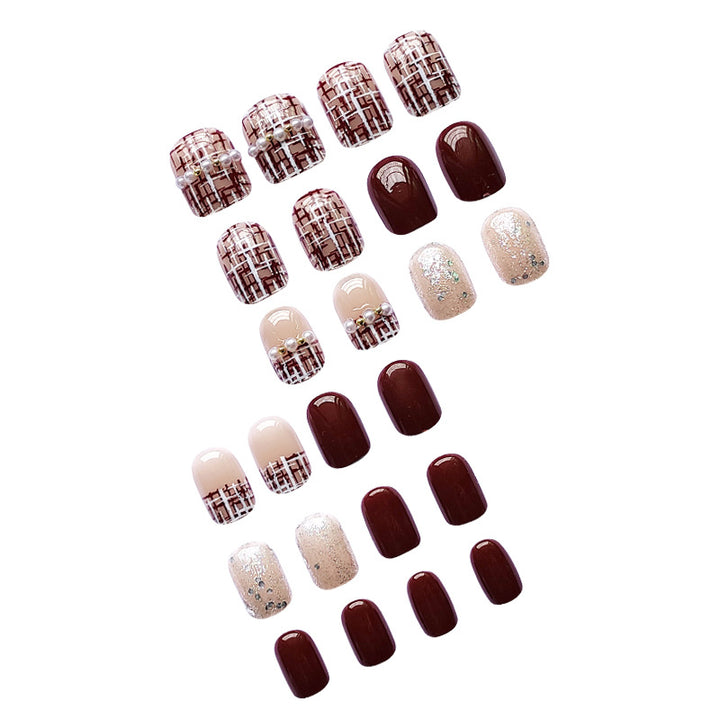 Artfully designed nail art Kalsten