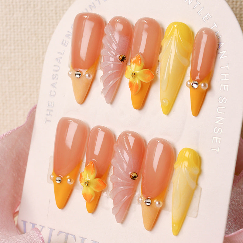 Nail art set with decorative flowers and fine accents Kalsten