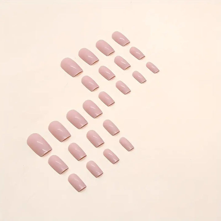 Artificial nail set with glossy finish and elegant accents Kalsten