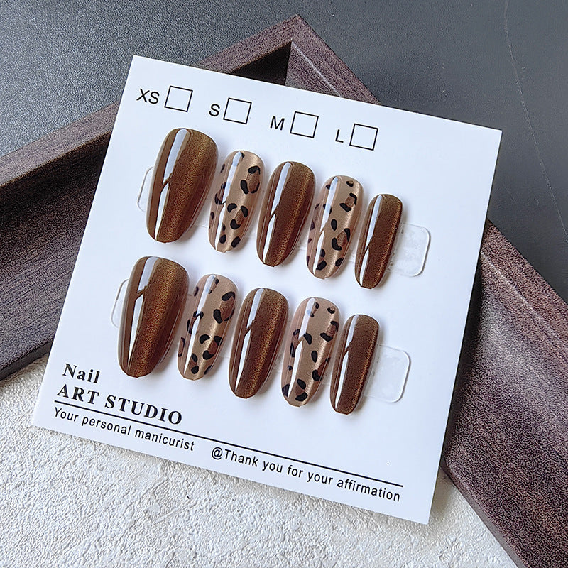 Acrylic Nails in Modern Leo Design Kalsten