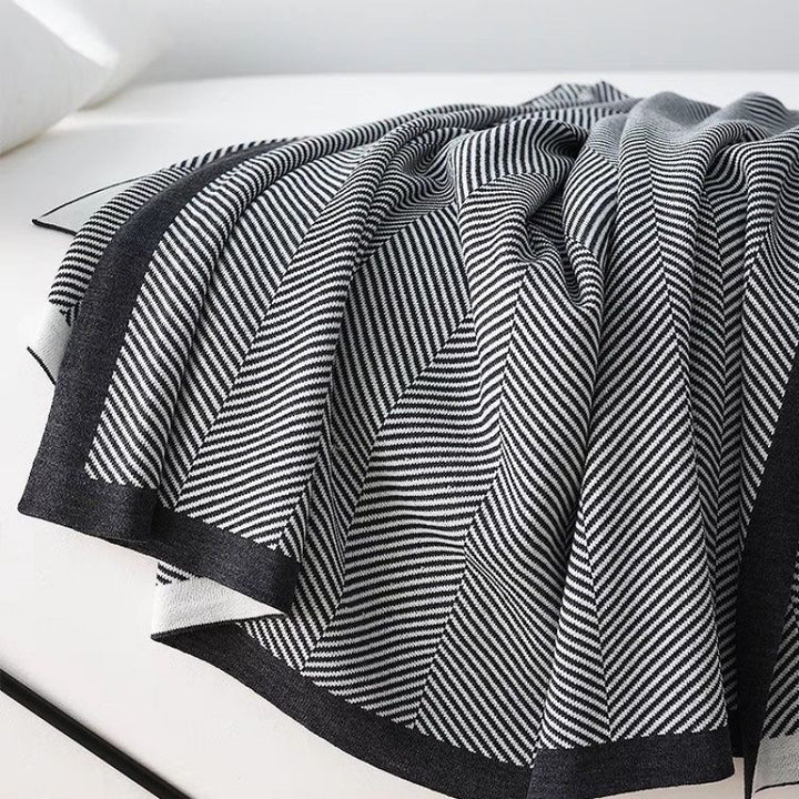 Patterned Throw Blanket Kalsten