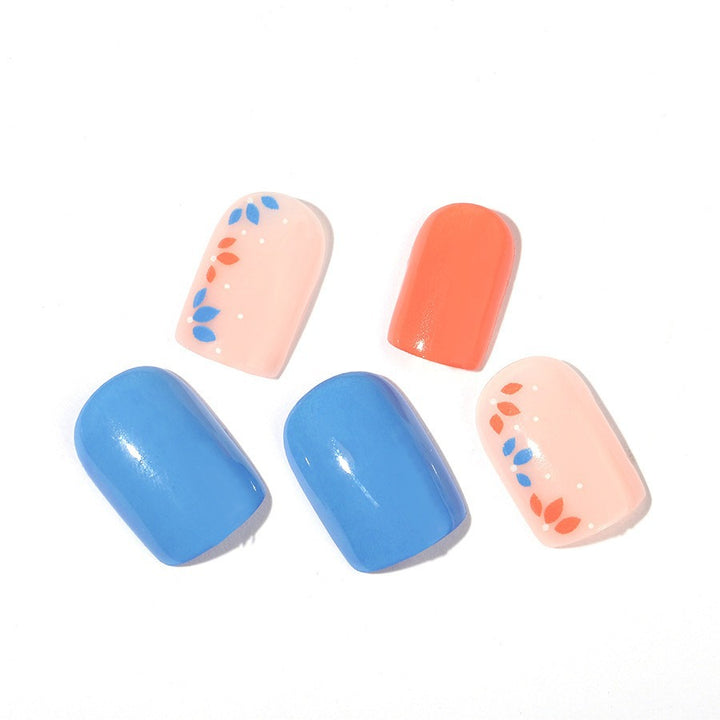 Creative nail set with floral and glamorous design Kalsten