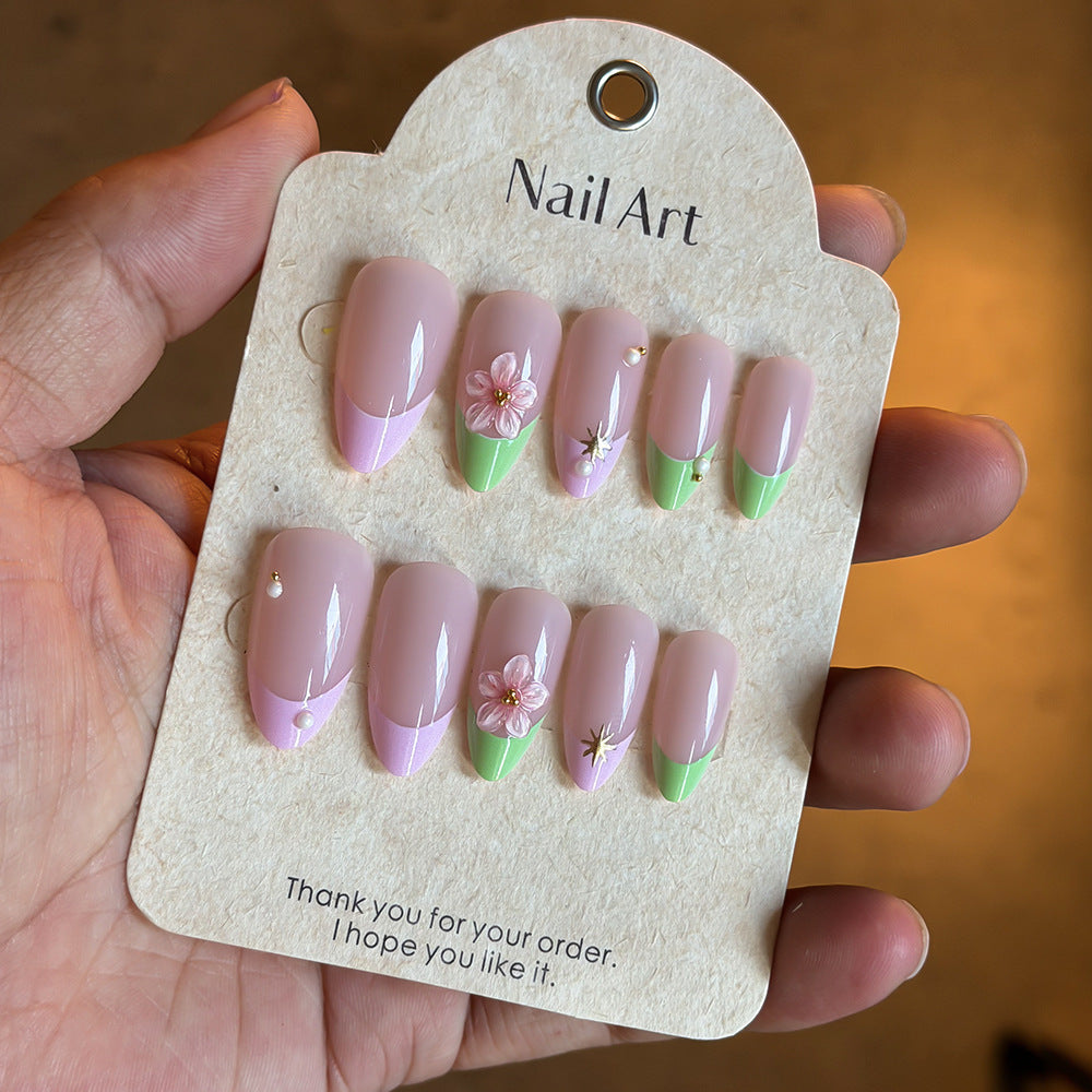 Elegant Floral Accented Press-On Nail Set Kalsten