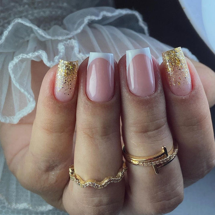 Glamorous nail extensions with sparkling accent Kalsten