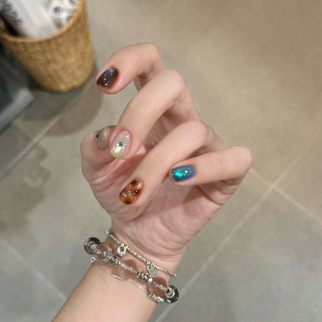 Artificial nails with shimmering effect Kalsten