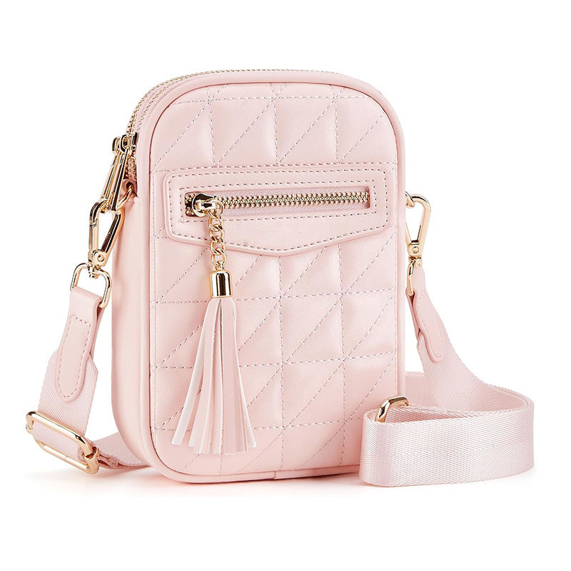 Stylish shoulder bag with quilted design and Kalsten pendant