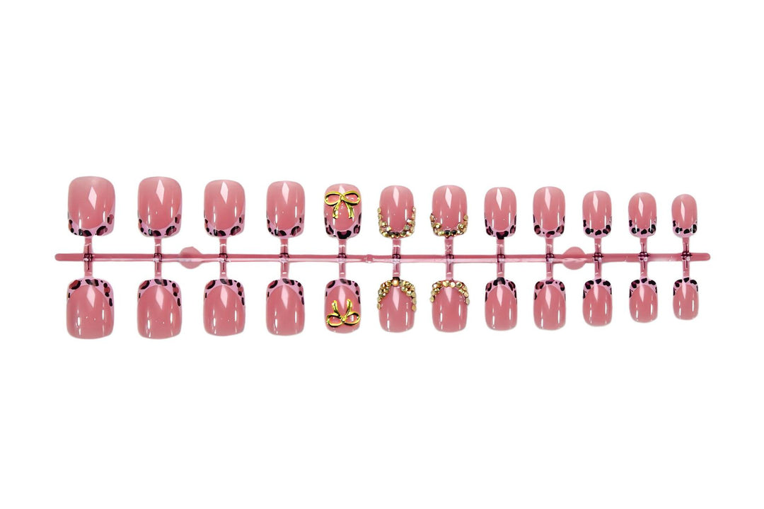 Art nail set with luxurious filigree decorations Kalsten