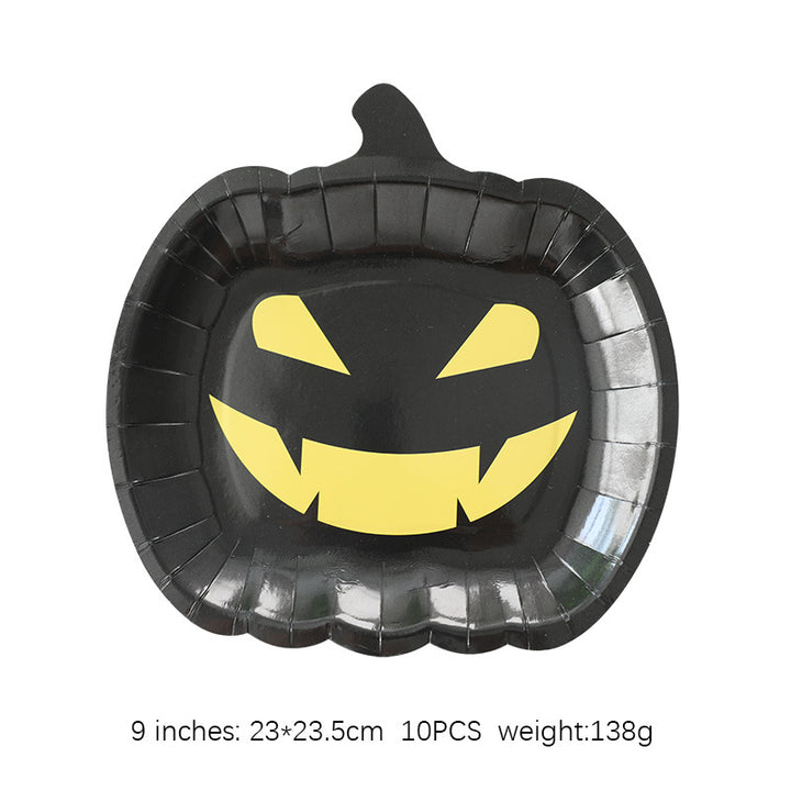 Pumpkin-shaped paper plate for Thanksgiving