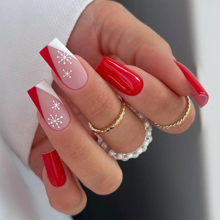 Artistic nail design in a wintry style Kalsten