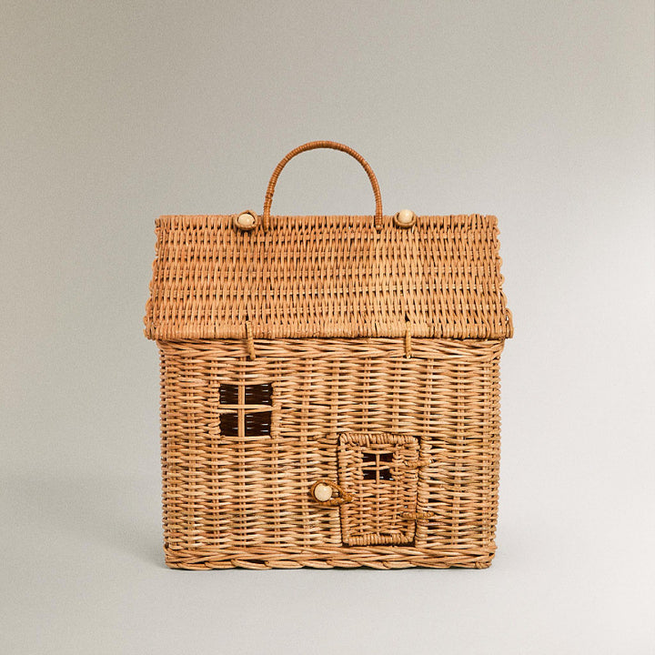 Playful storage basket in house design Kalsten