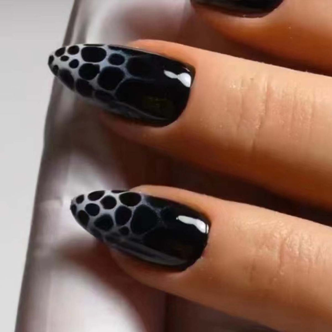 Artful stiletto nails with modern design Kalsten