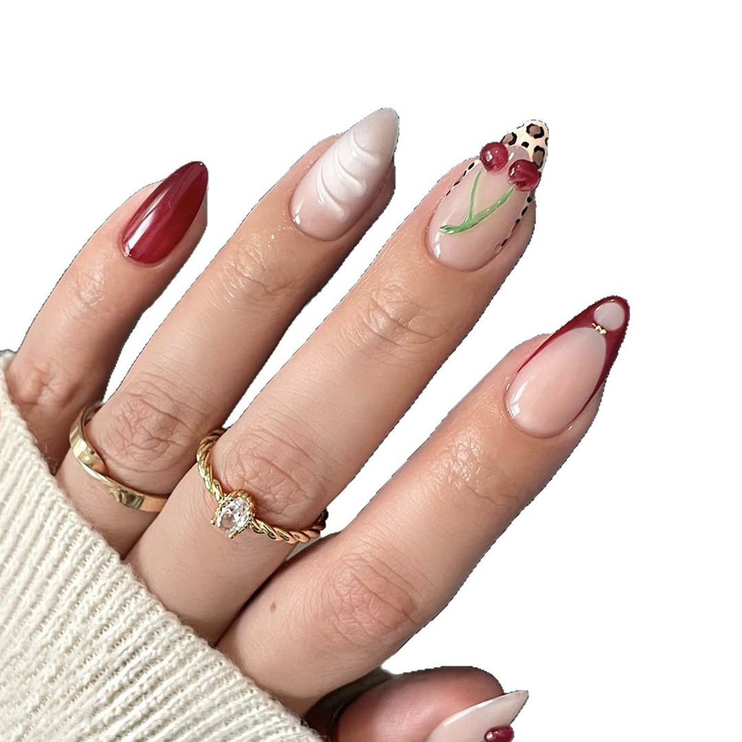 Creative nail design with stylish floral and leopard pattern Kalsten