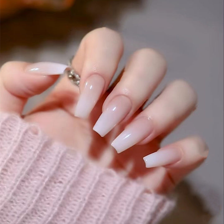 Artificial Nail Tips in Modern Stiletto Design Kalsten